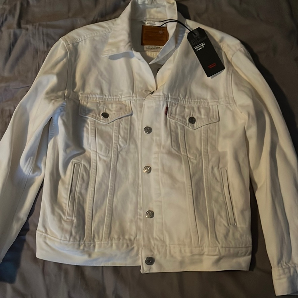 Levi’s white jean jacket